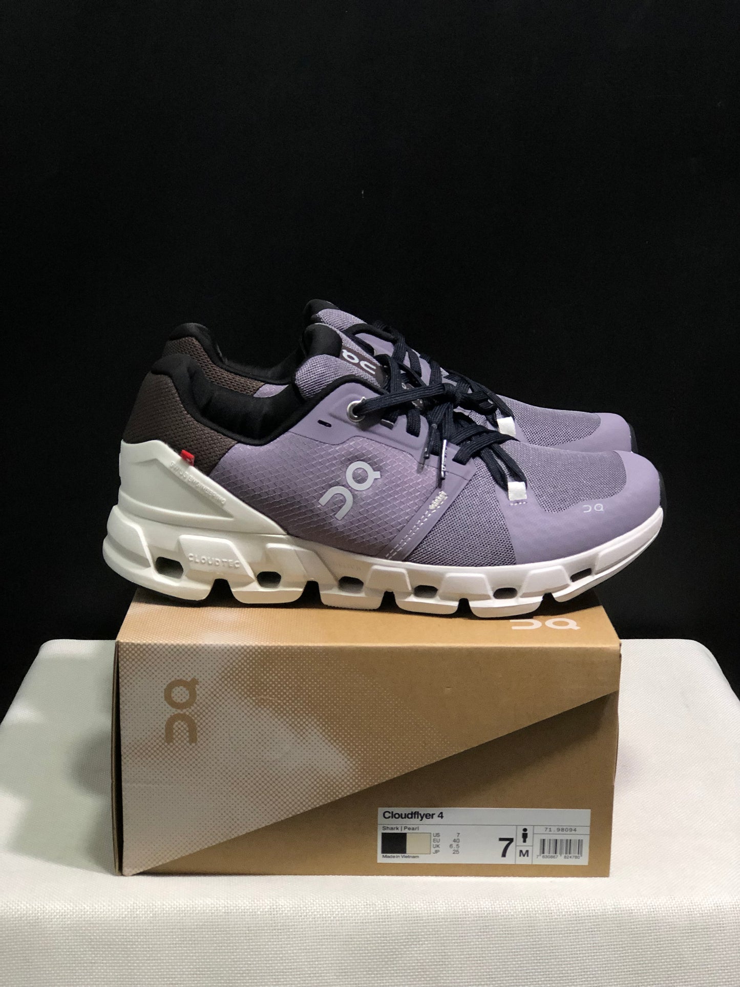 On Running Cloudflow 4 Shock-Absorbing And Wear-Resistant Running Shoes Shark/Pearl