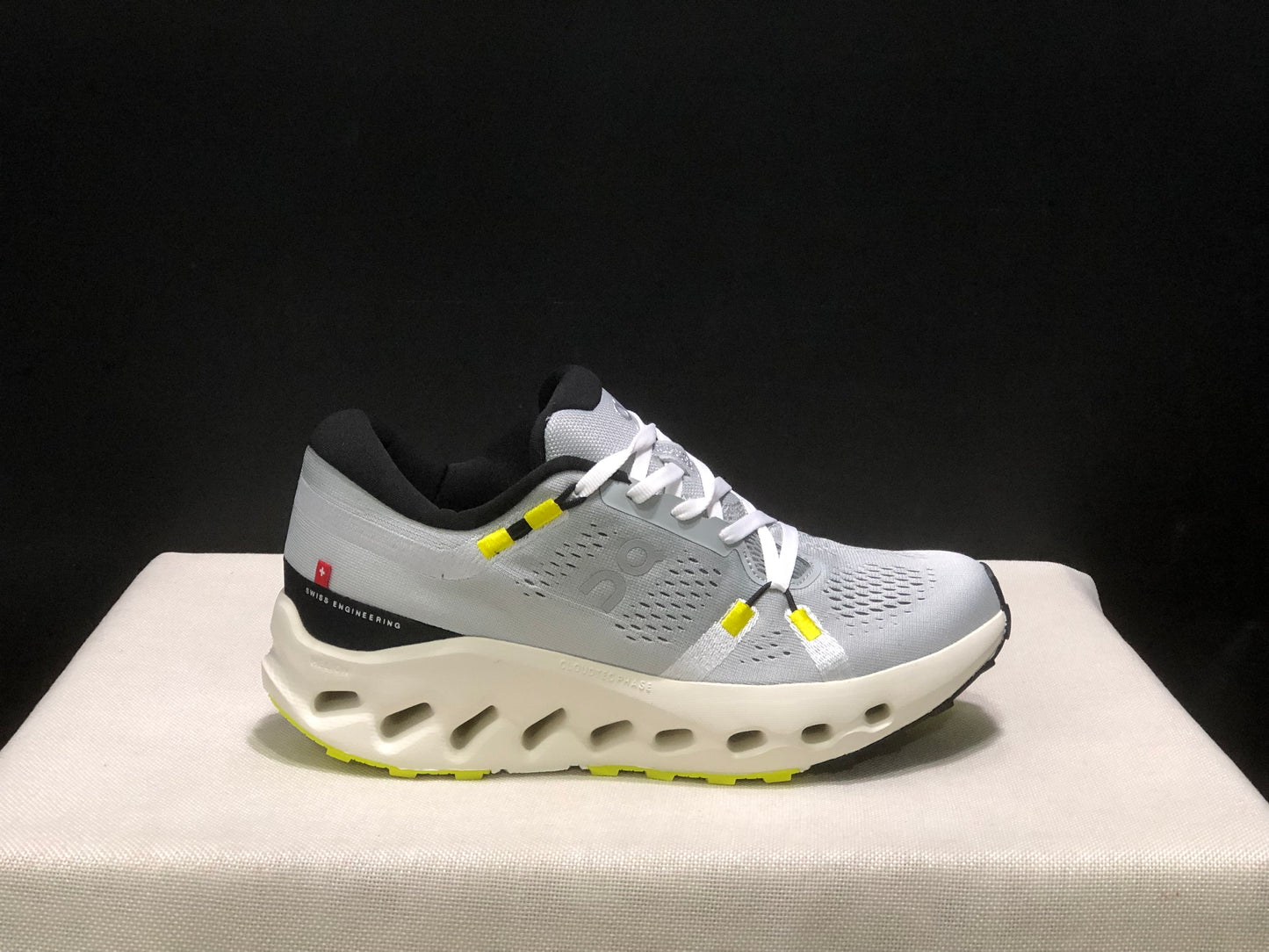 On Running Cloudsurfer 2 Casual Running Shoes Glacier Grey/Ivory
