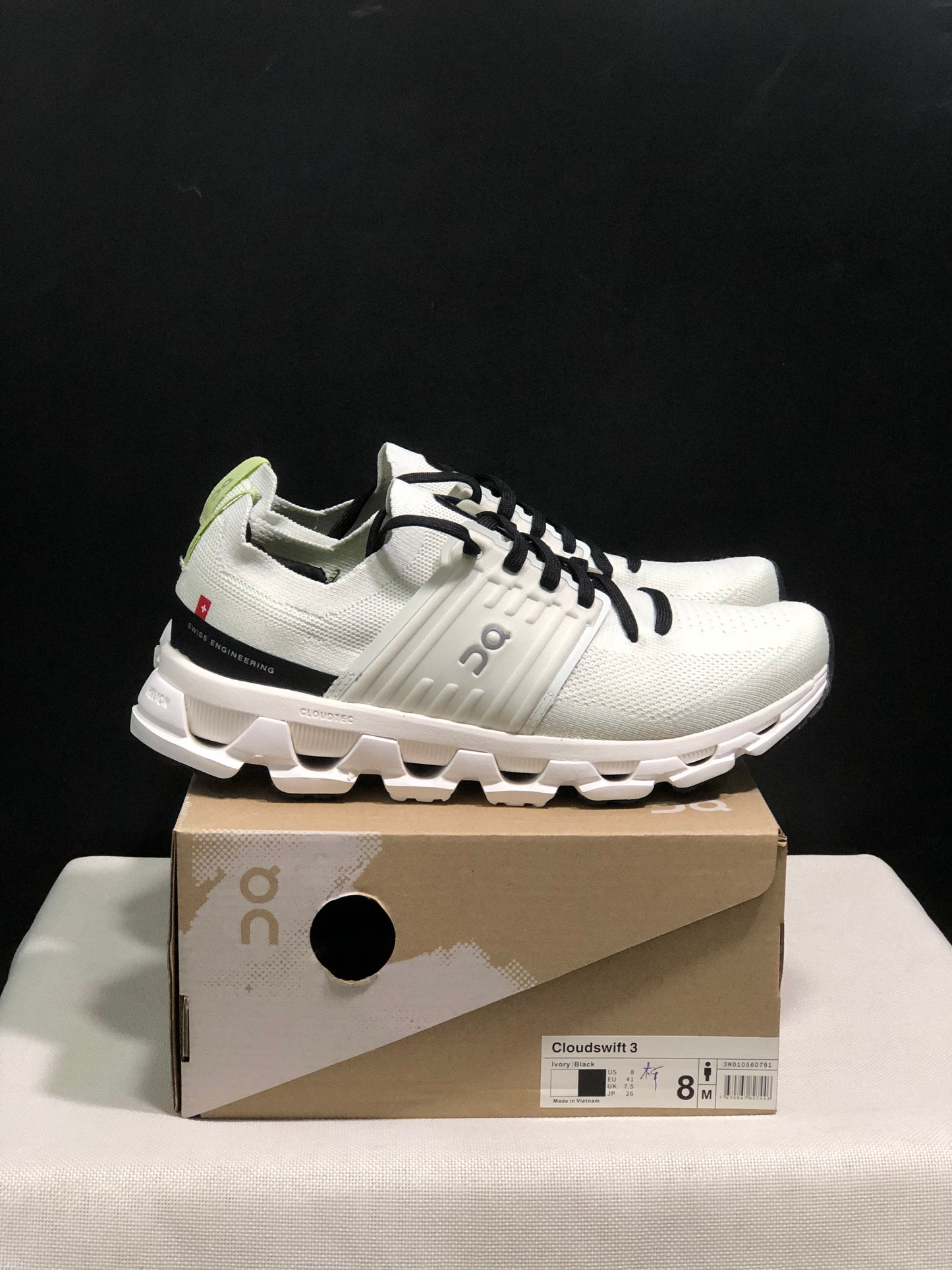 On Running Cloudswift 3 Trendy And Comfortable Running Shoes Black/Ivory