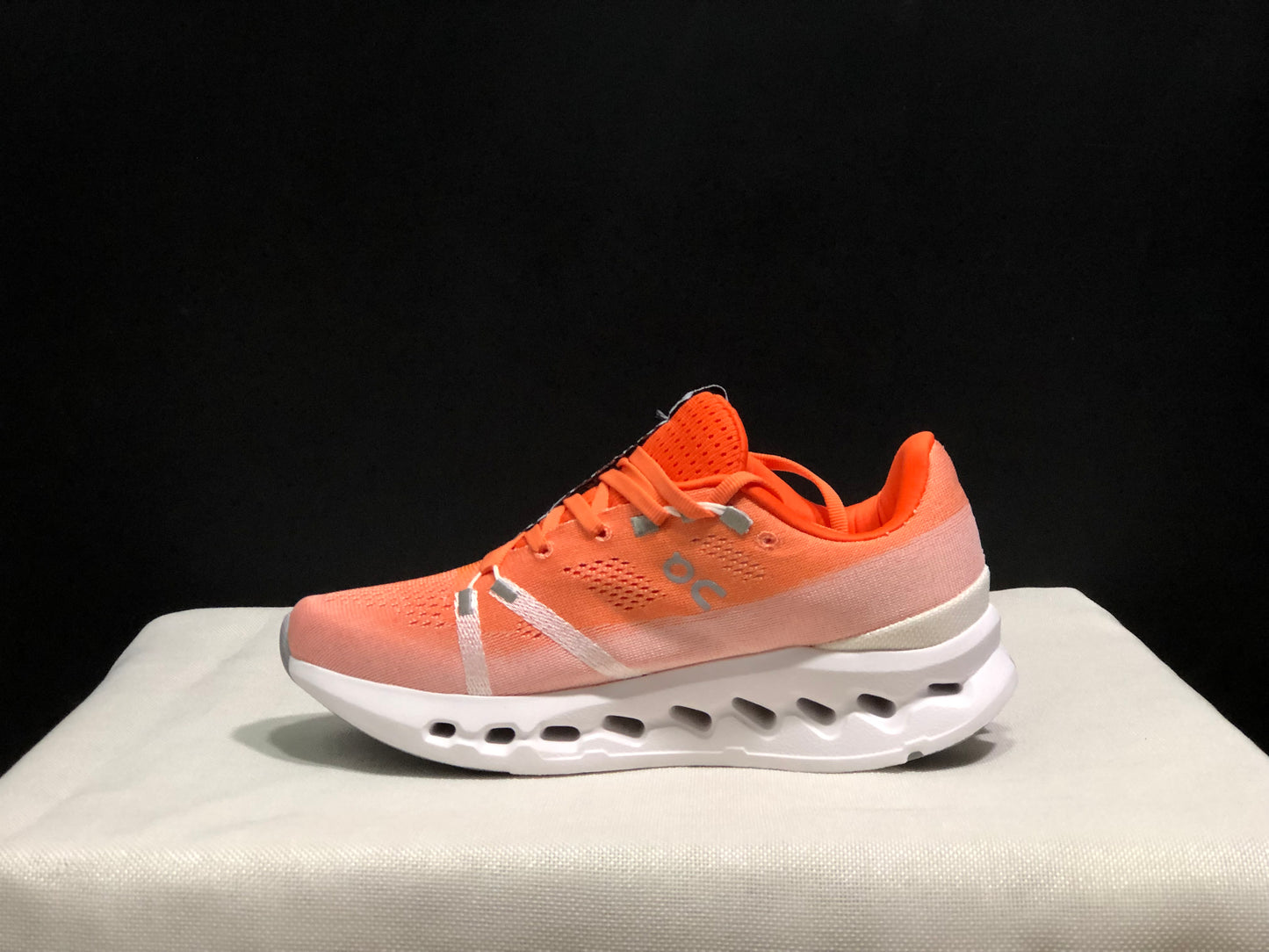 On Running Cloudsurfer Training Anti-Slip Running Shoes Orange/White
