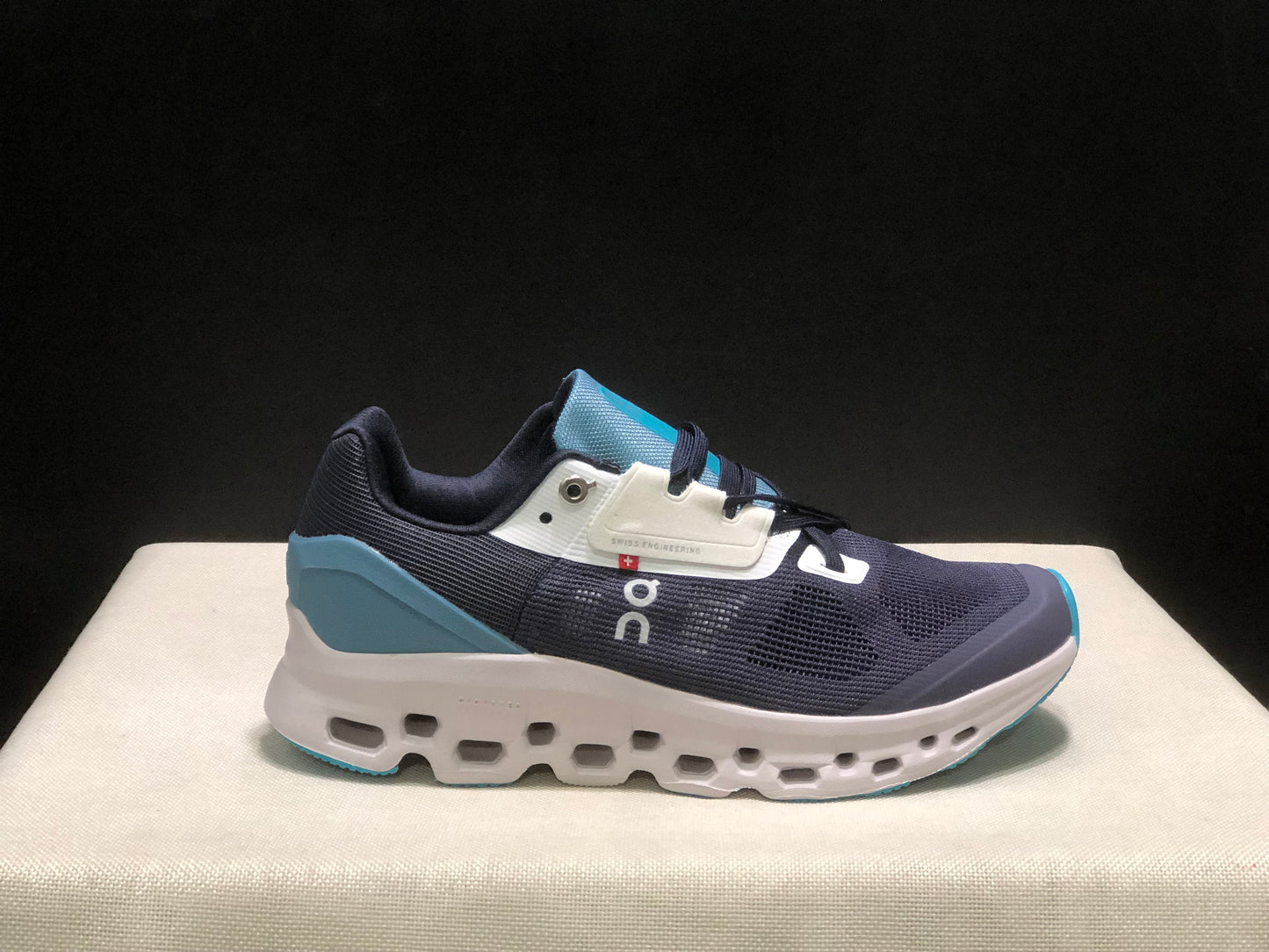 On Running Cloudstratus Breathable Support Running Shoes Navy Blue