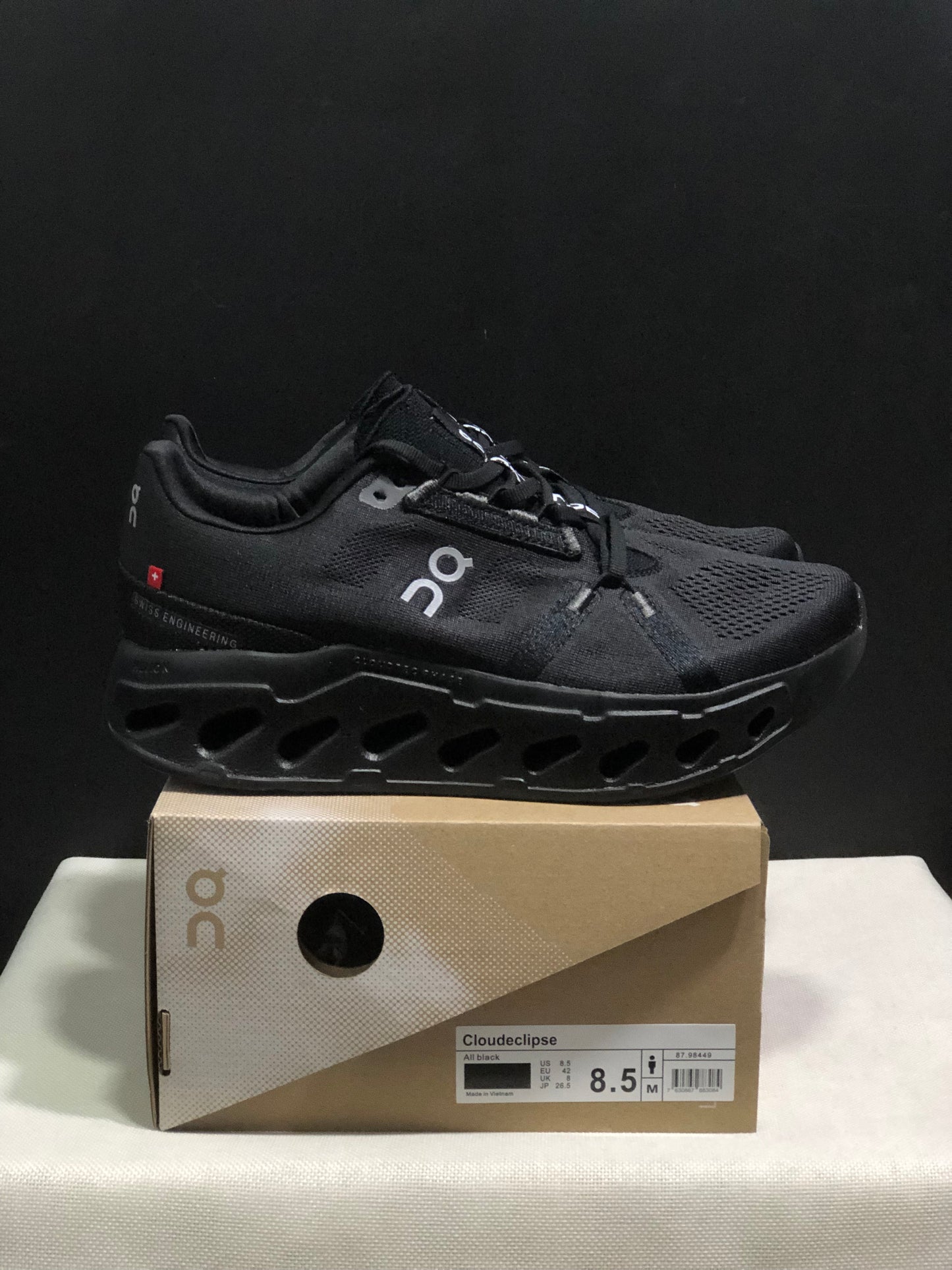 On Running Cloudeclipse Soft And Comfortable Running Shoes All Black
