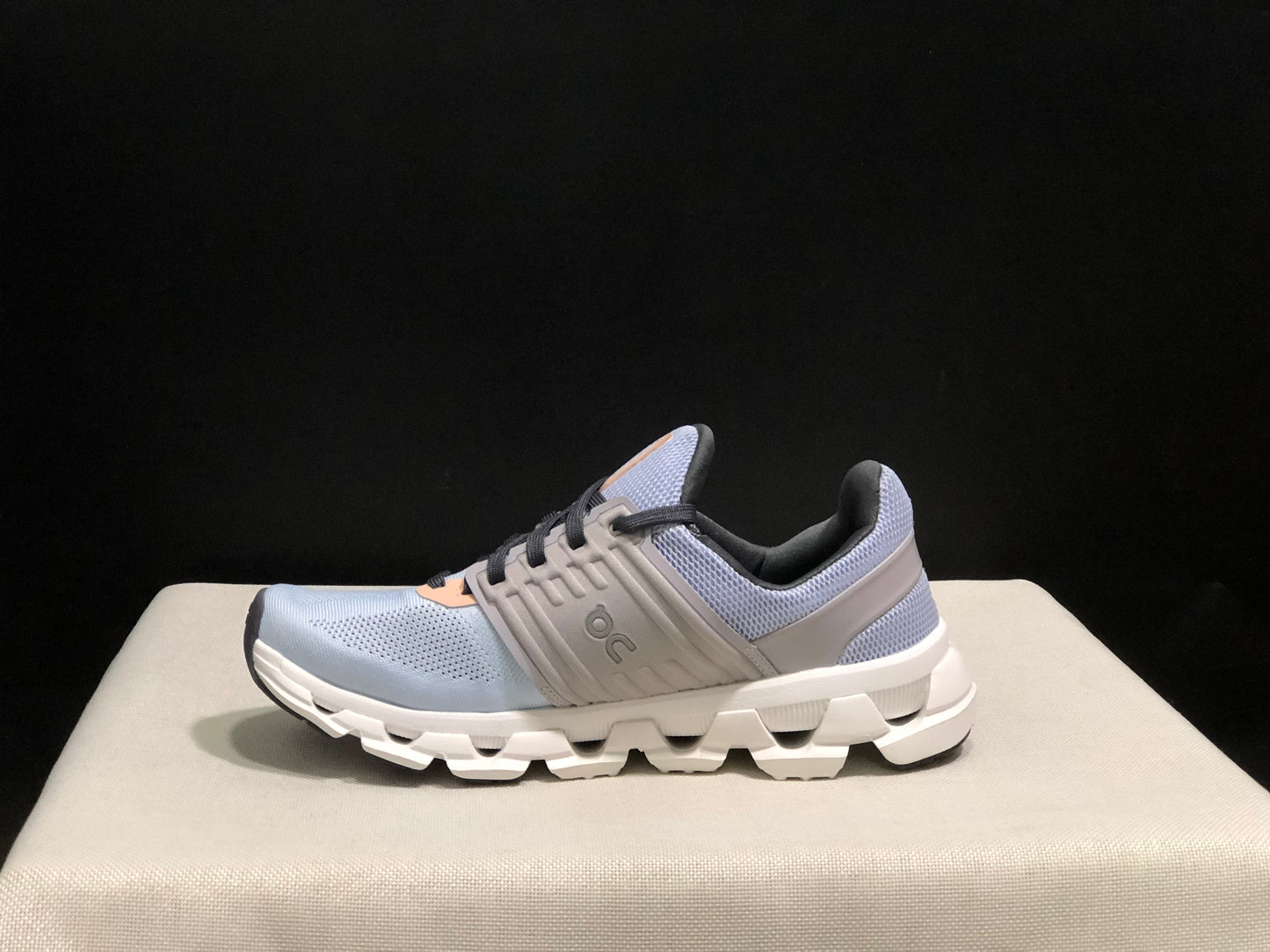 On Running Cloudswift 3 Trendy And Comfortable Running Shoes Heather/Fade