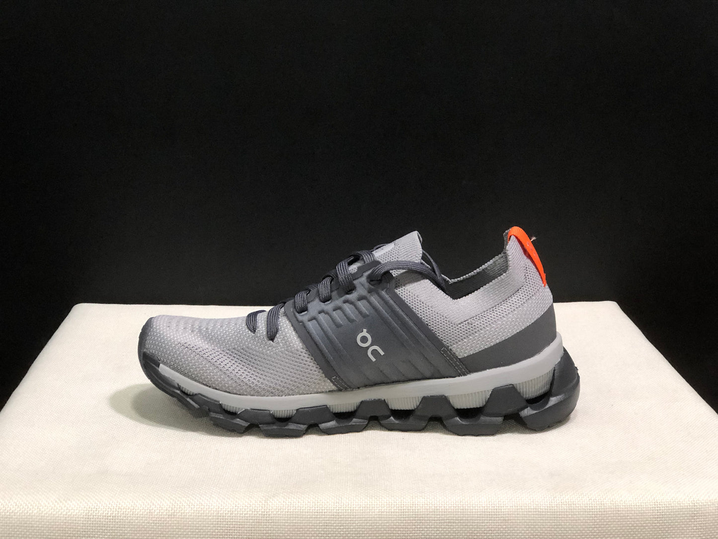On Running Cloudswift 3 Trendy And Comfortable Running Shoes Grey