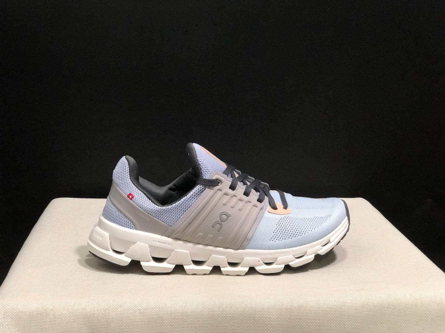 On Running Cloudswift 3 Trendy And Comfortable Running Shoes Heather/Fade