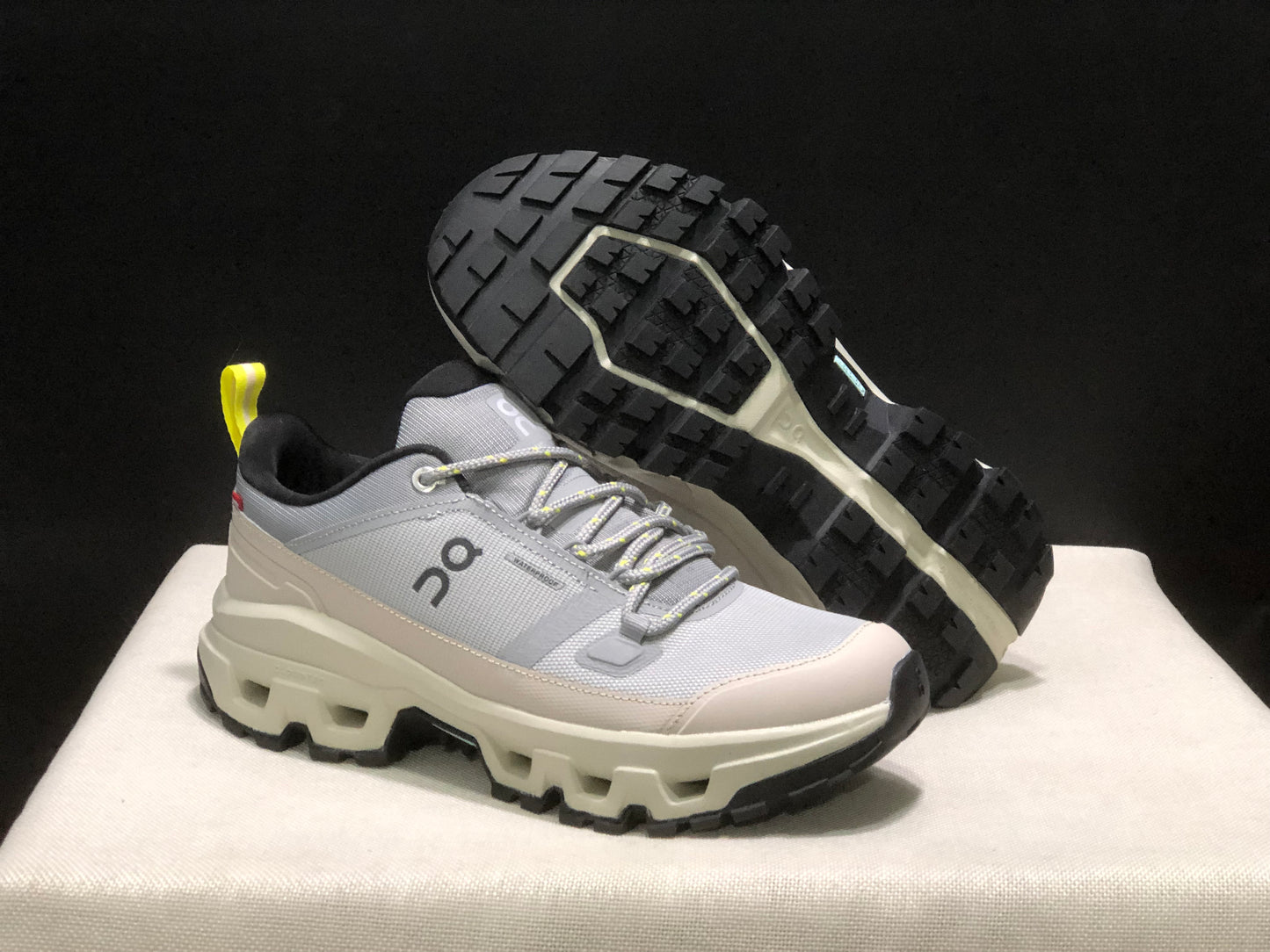 On Running Cloudrock Low WP Hiking Outdoor Shoes Light Grey
