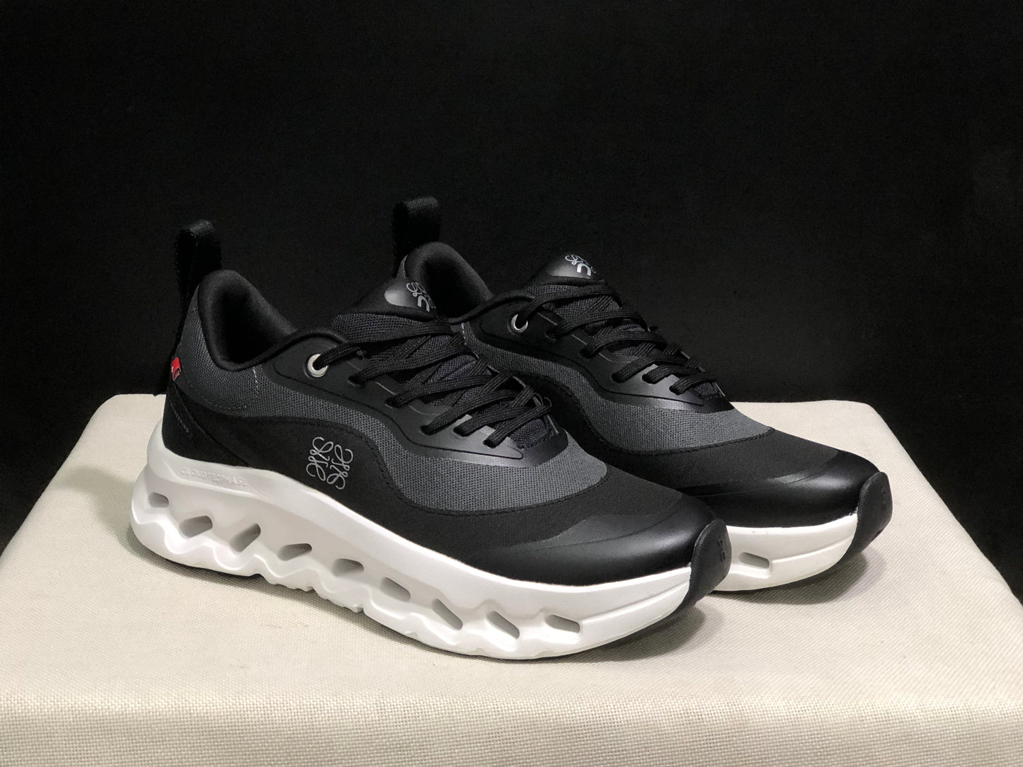 LOEWE x On Running Cloudtilt 2.0 Casual Sports Shoes Black/White