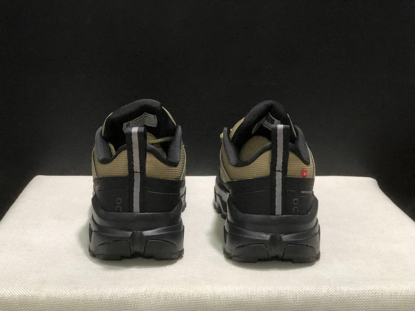 On Running Cloudrock Low WP Hiking Outdoor Shoes Hunter/Black
