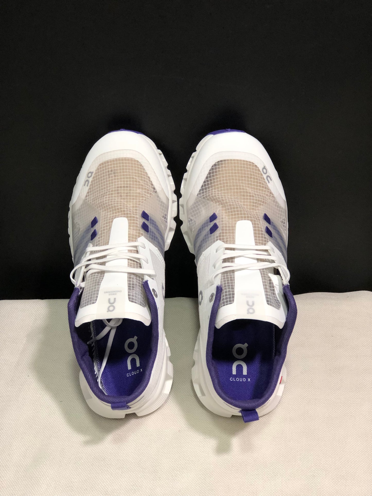On Running Cloud X Shift Breathable And Shock-Absorbing Lightweight Running Shoes White/Purple