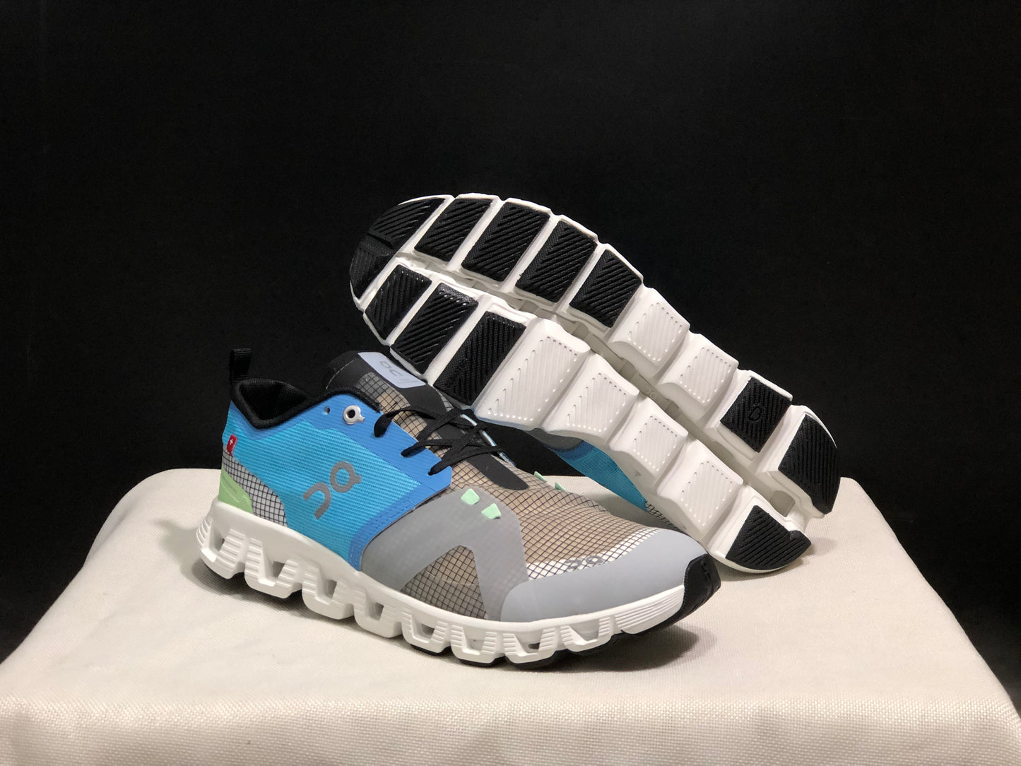 On Running Cloud X Shift Breathable And Shock-Absorbing Lightweight Running Shoes Niagara Blue/Light Khaki