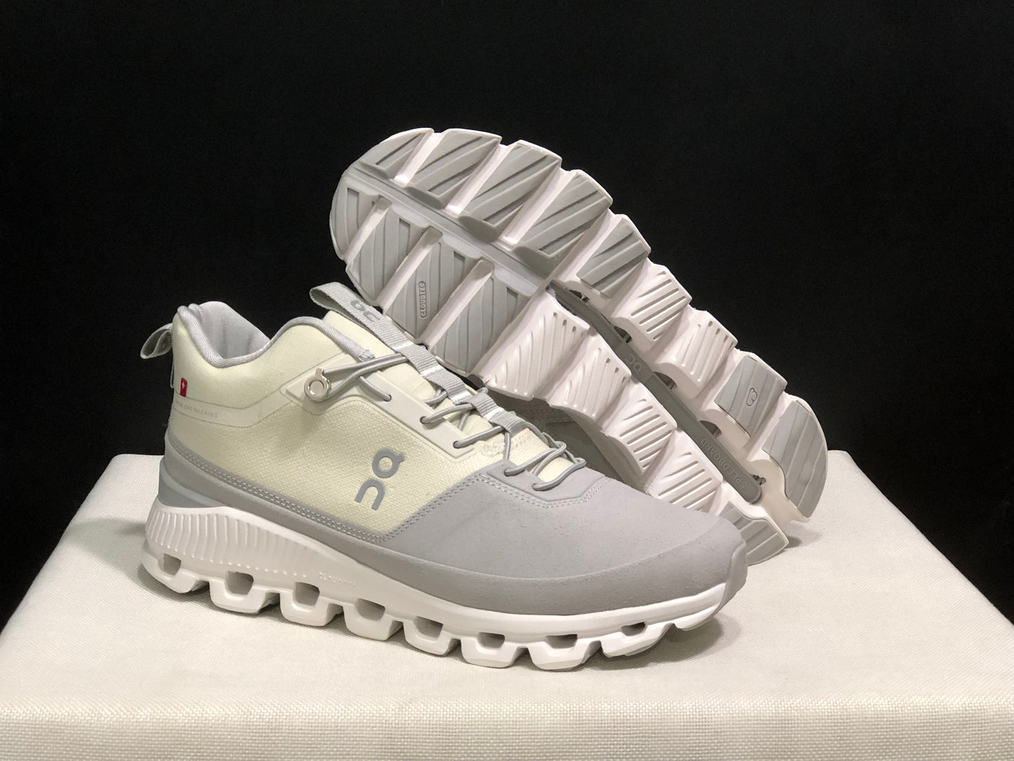 On Running Cloud Hi Edge Outdoor Training Running Shoes Beige/Light Grey