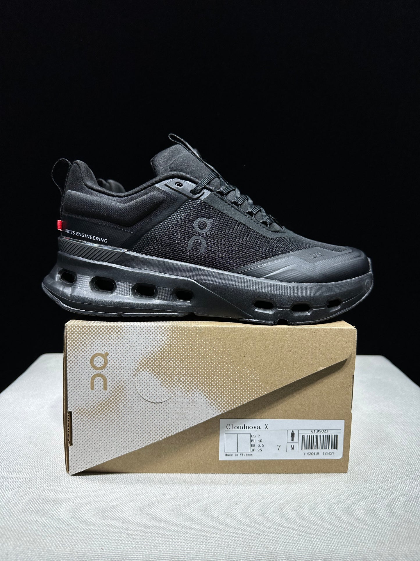 On Running Cloudnova X Comfortable Anti-Slip Running Shoes All Black