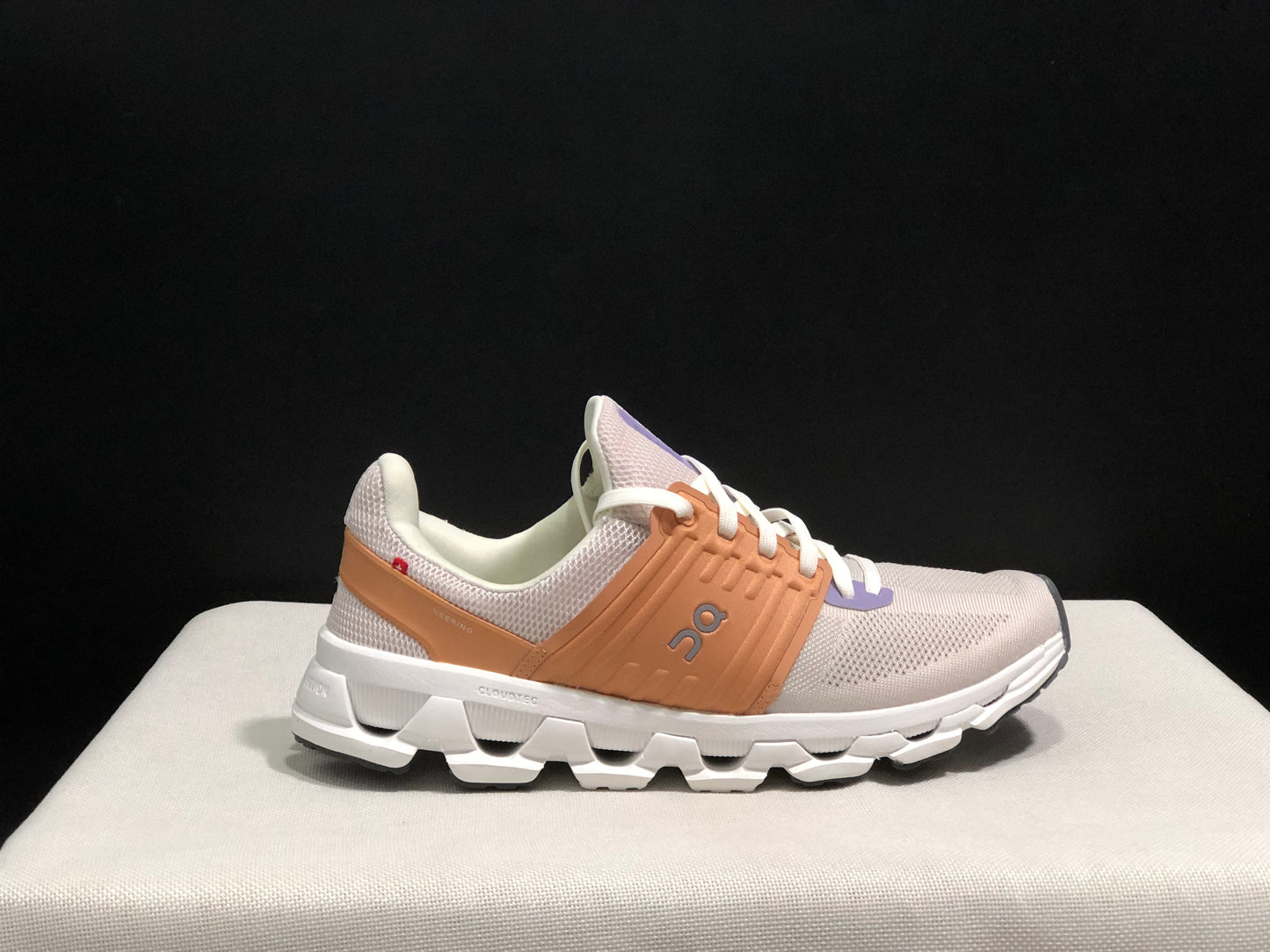 On Running Cloudswift 3 Trendy And Comfortable Running Shoes Sand/Sandstone