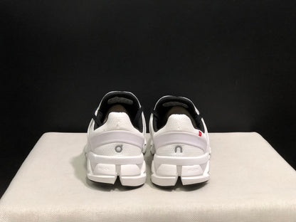 On Running Cloudswift 3 Trendy And Comfortable Running Shoes White/Black