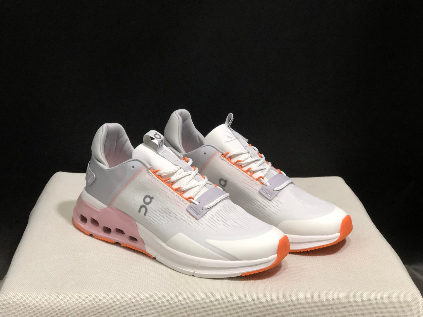 On Running Cloudnova Flux Comfortable Running Shoes White/Pink