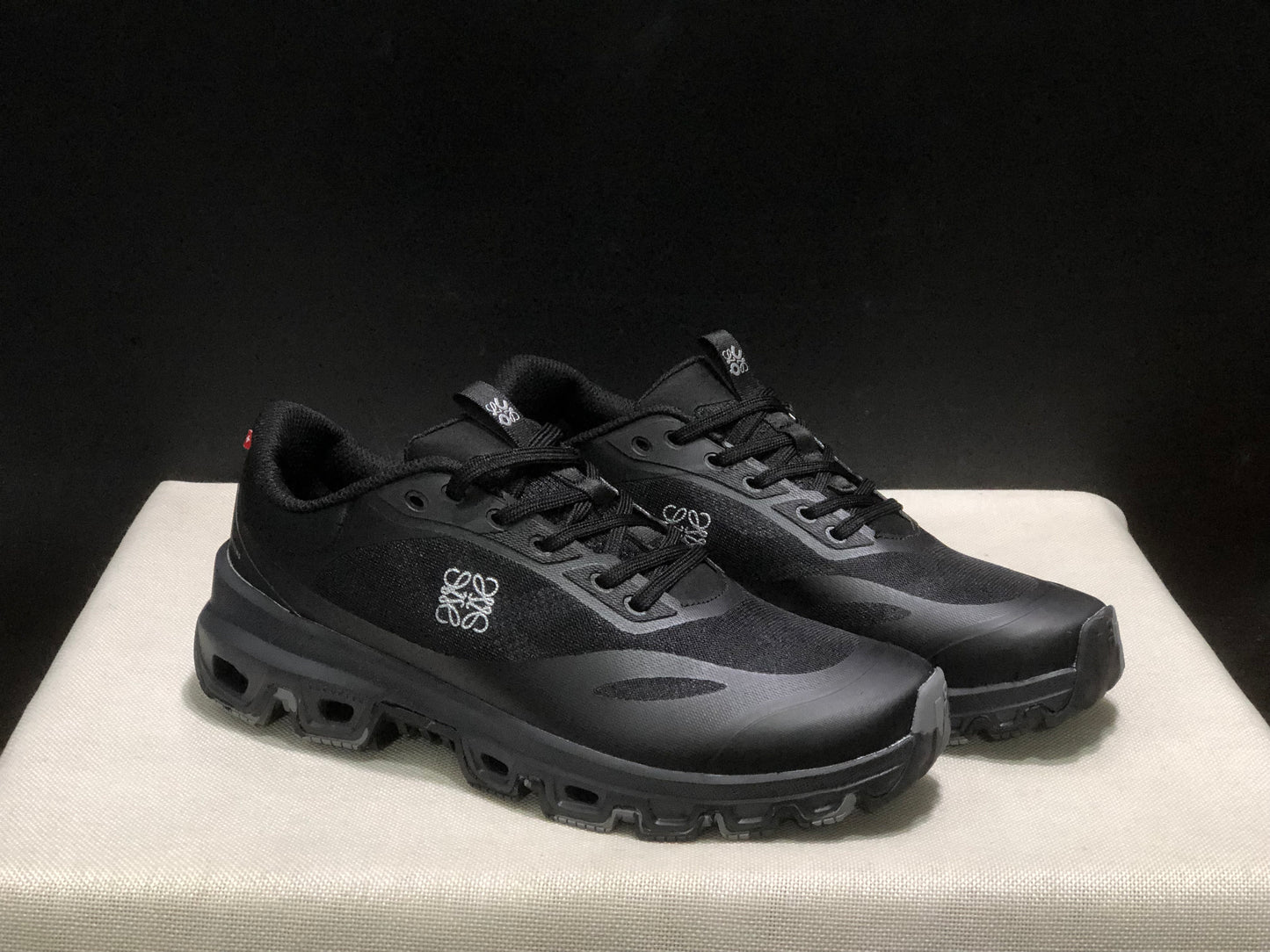 LOEWE x On Running Cloudventure 2.0 Running Shoes Co-Signed Edition All Black