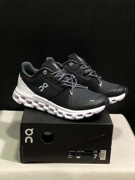 On Running Cloudstratus Shock-Absorbing And Breathable Running Shoes Black/White