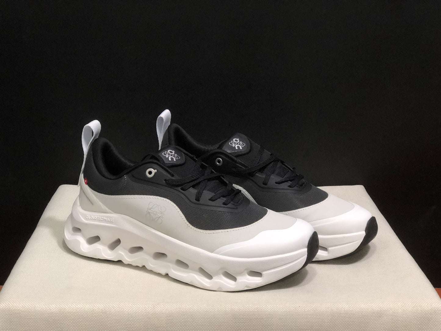 LOEWE x On Running Cloudtilt 2.0 Casual Sports Shoes White/Black