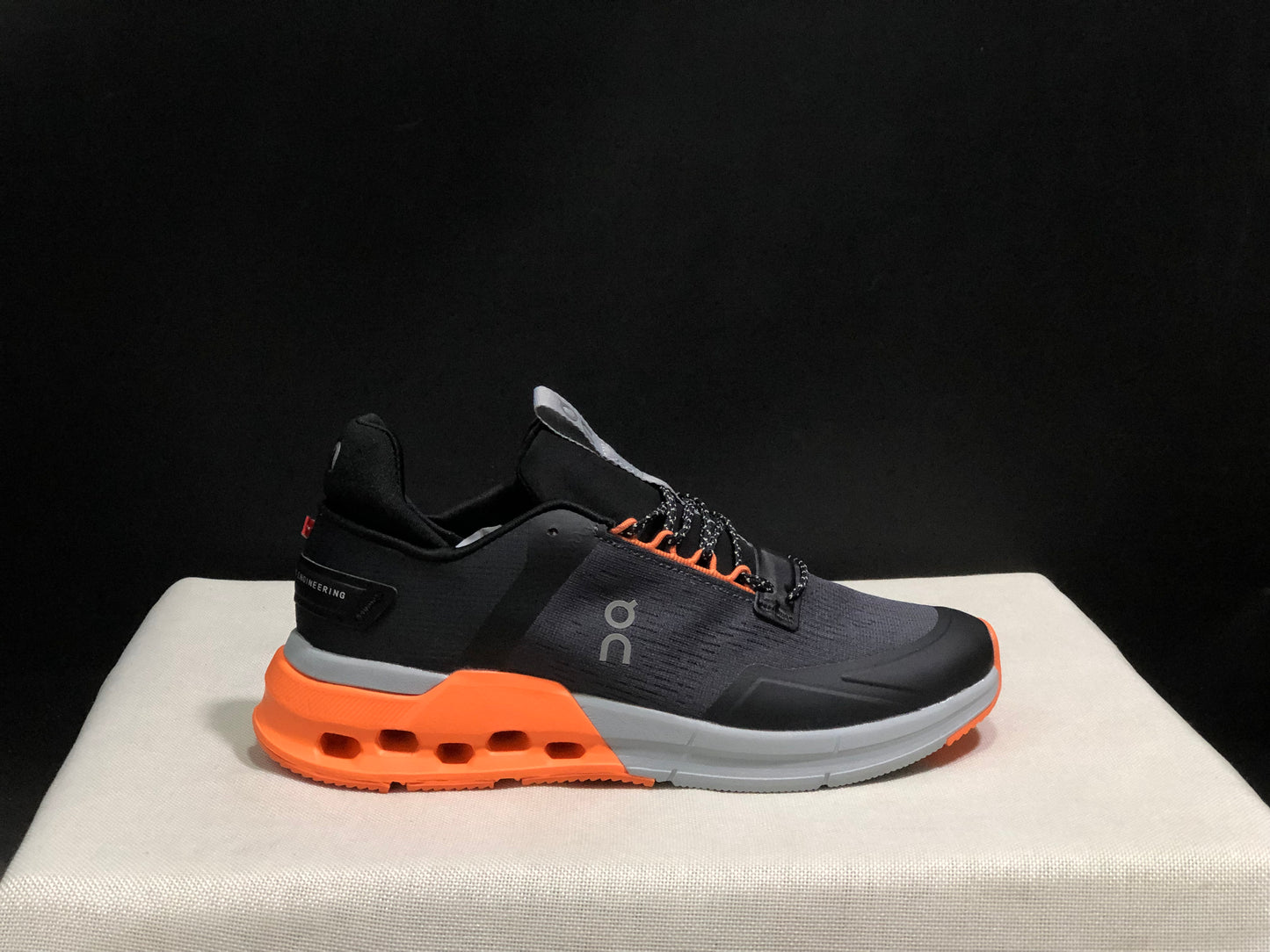 On Running Cloudnova Flux Comfortable Running Shoes Black/Flame