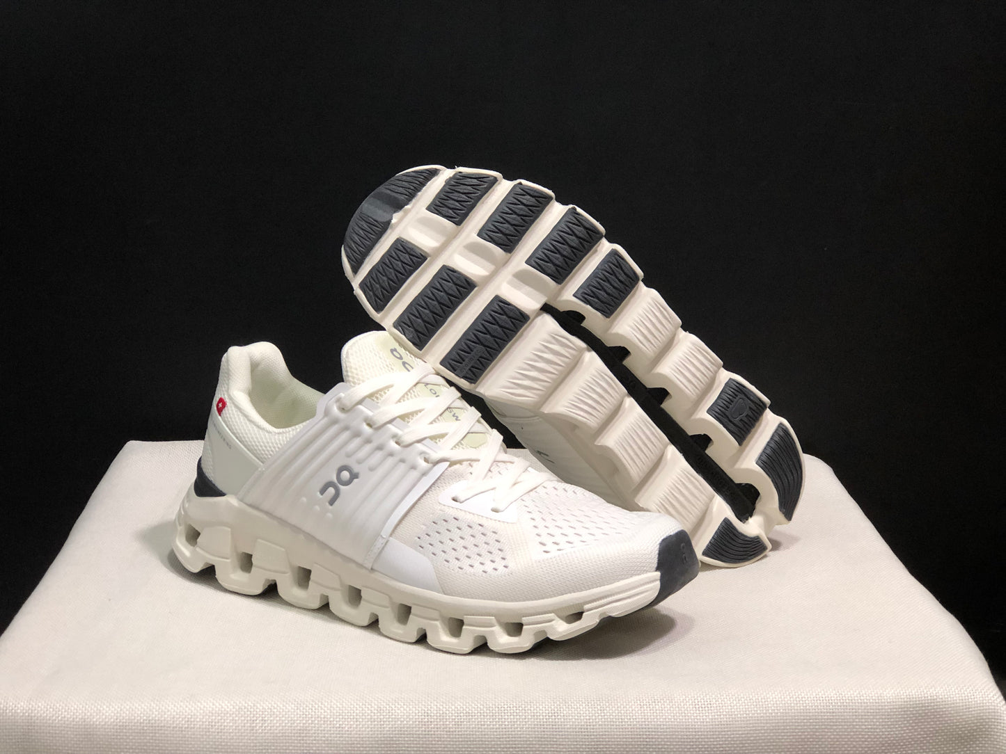 On Running Cloudswift Cushioning Running Shoes Ivory