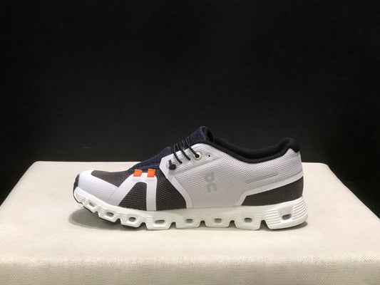 On Running Cloud 5 Lightweight Running Shoes Mist White/Dark Grey