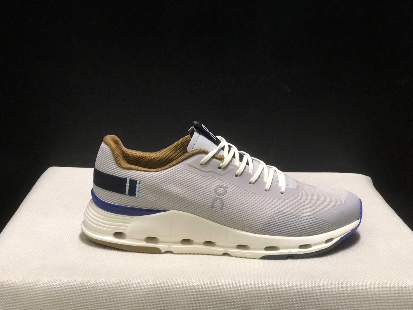 On Running Cloudnova Form 2 Fashionable Casual Running Shoes Light Grey