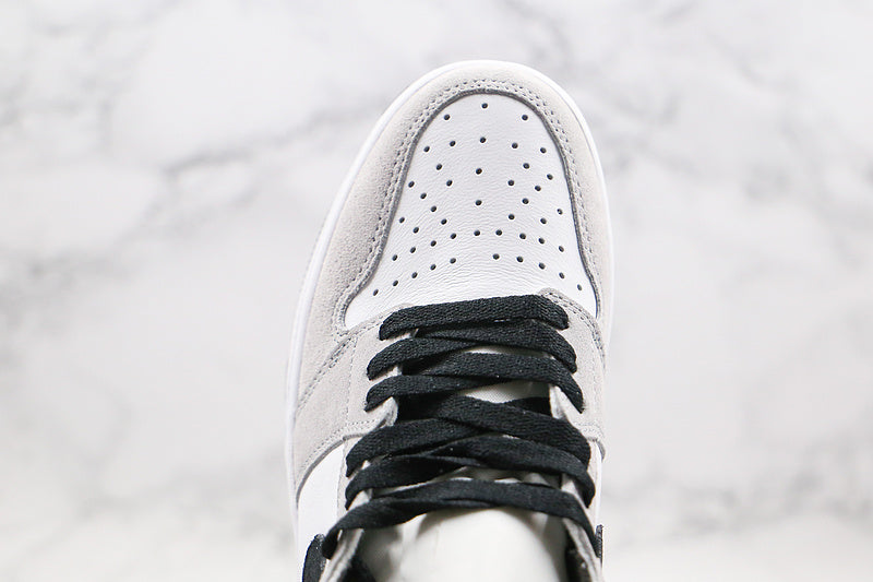 Nike Air Jordan 1 Retro High Light Smoke Grey Sneakers