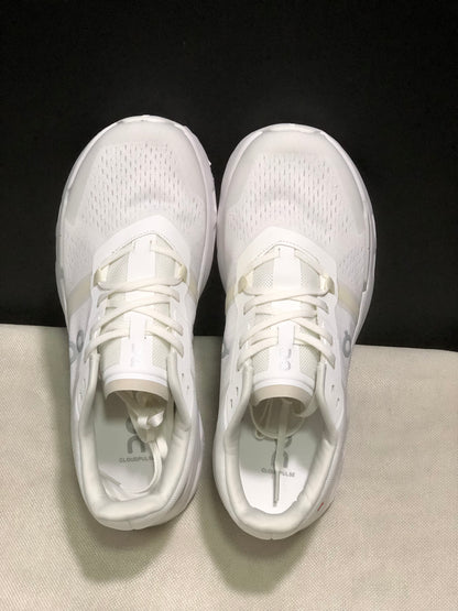 On Running Cloudpulse Comfortable Running Shoes White