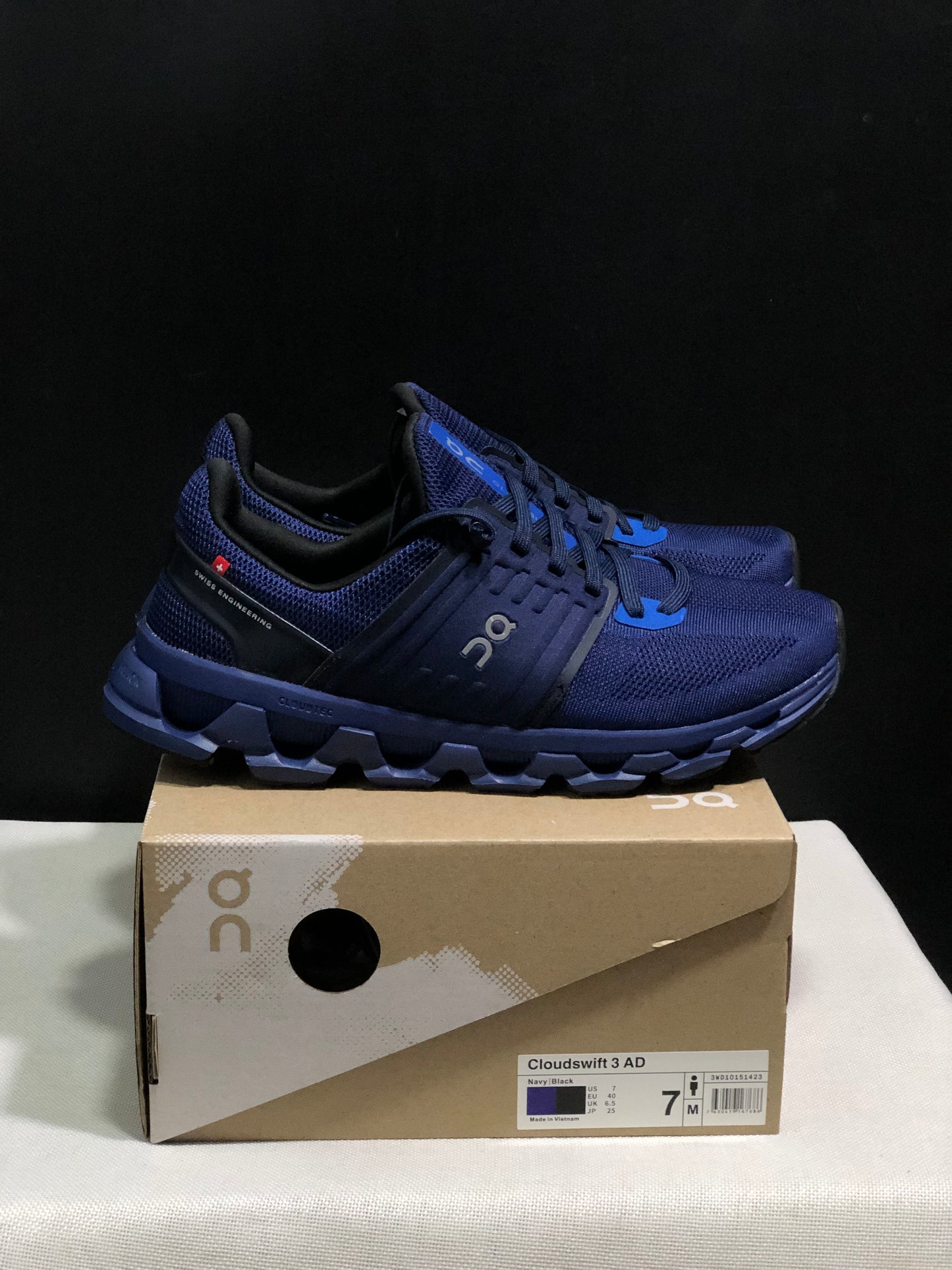 On Running Cloudswift 3 Trendy And Comfortable Running Shoes Navy