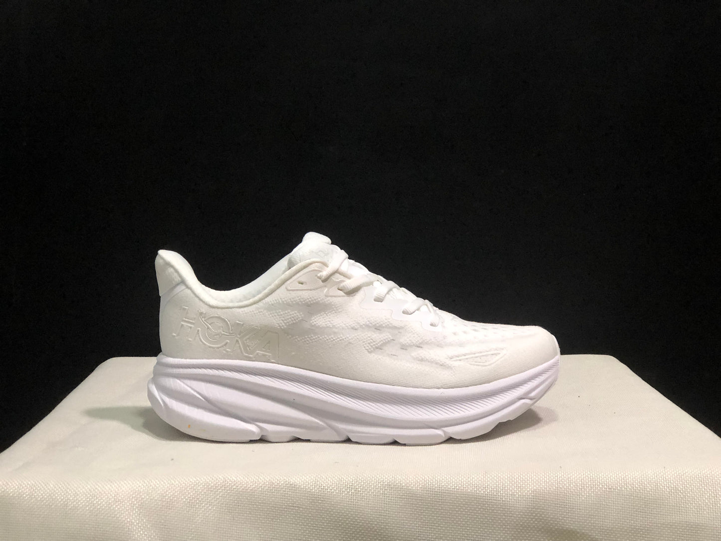 Hoka One One Clifton 9 White Running Shoes Athletic Shoes Sneakers