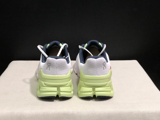 On Running Cloudflyer Shock-Absorbing Running Shoes Grayish-White/Light Green