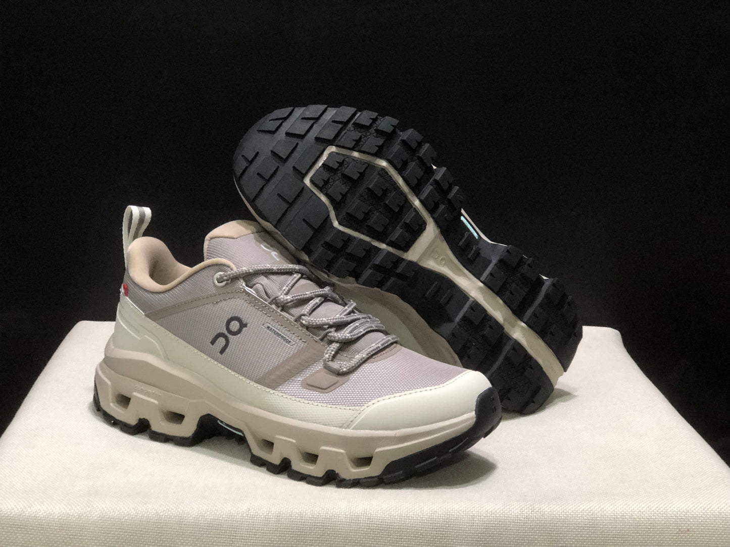 On Running Cloudrock Low WP Hiking Outdoor Shoes Khaki