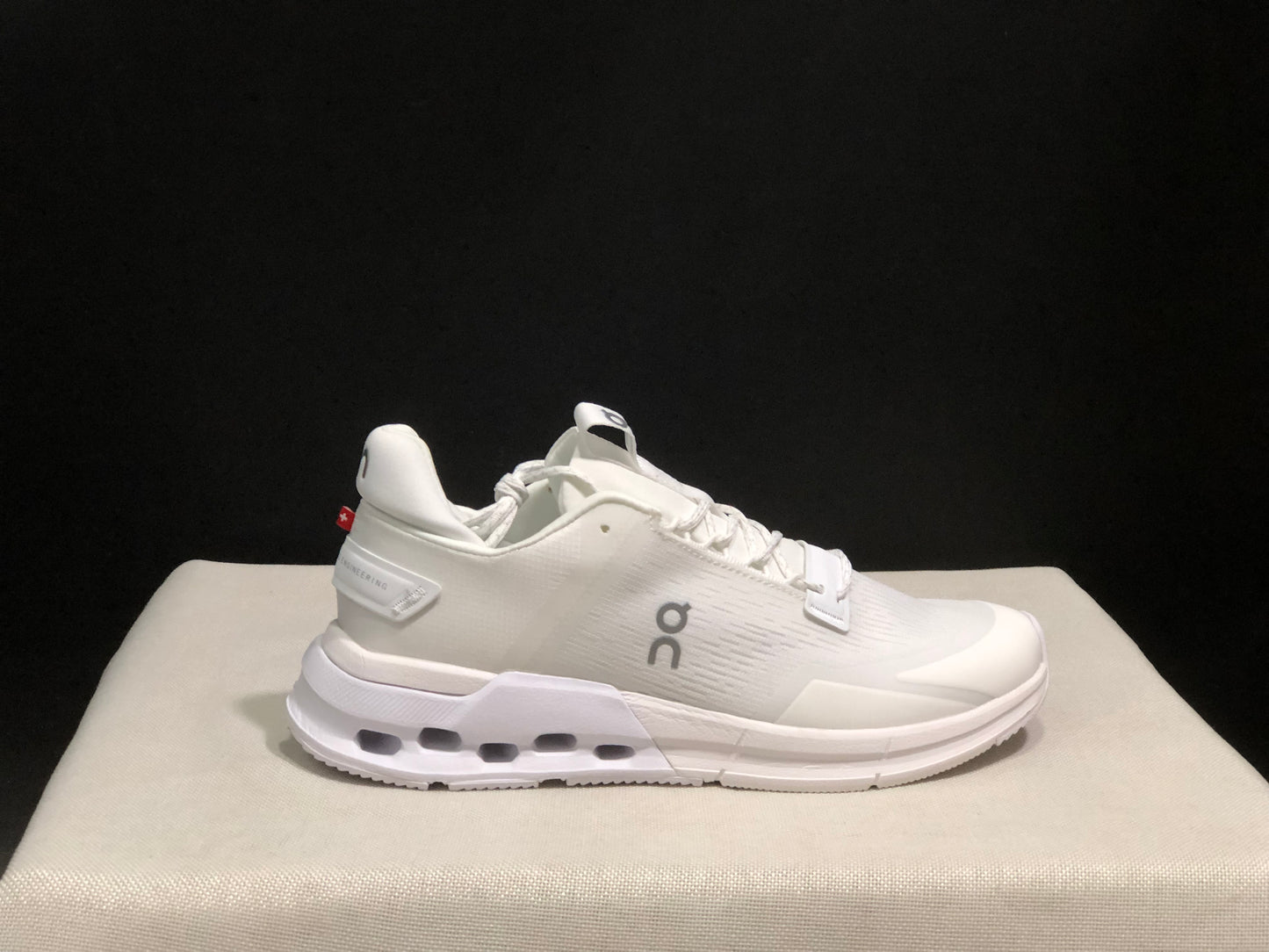 On Running Cloudnova Flux Comfortable Running Shoes All White