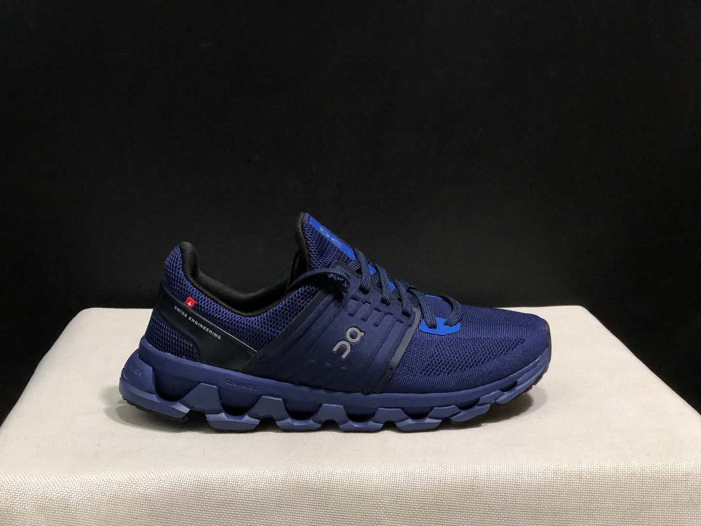 On Running Cloudswift 3 Trendy And Comfortable Running Shoes Navy