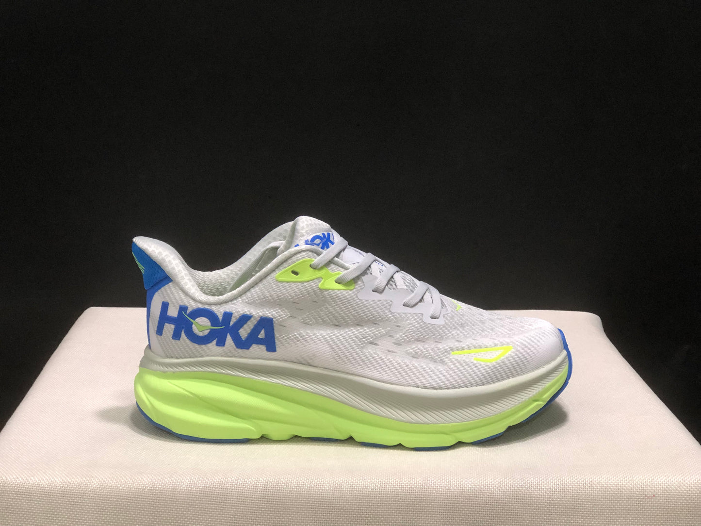 Hoka One One Clifton 9 Running Shoes Athletic Shoes Sneakers White/Green
