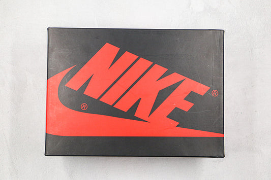Nike Air Jordan 1 Retro High Light Smoke Grey Sneakers