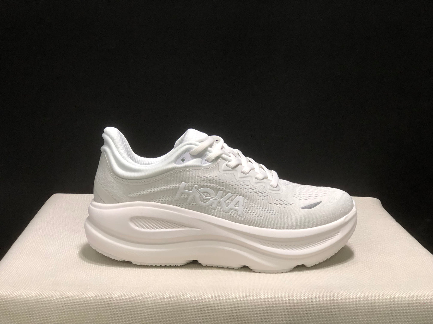 Hoka One One Bondi 9 Comfortable Low-top Running Shoes Sneakers White