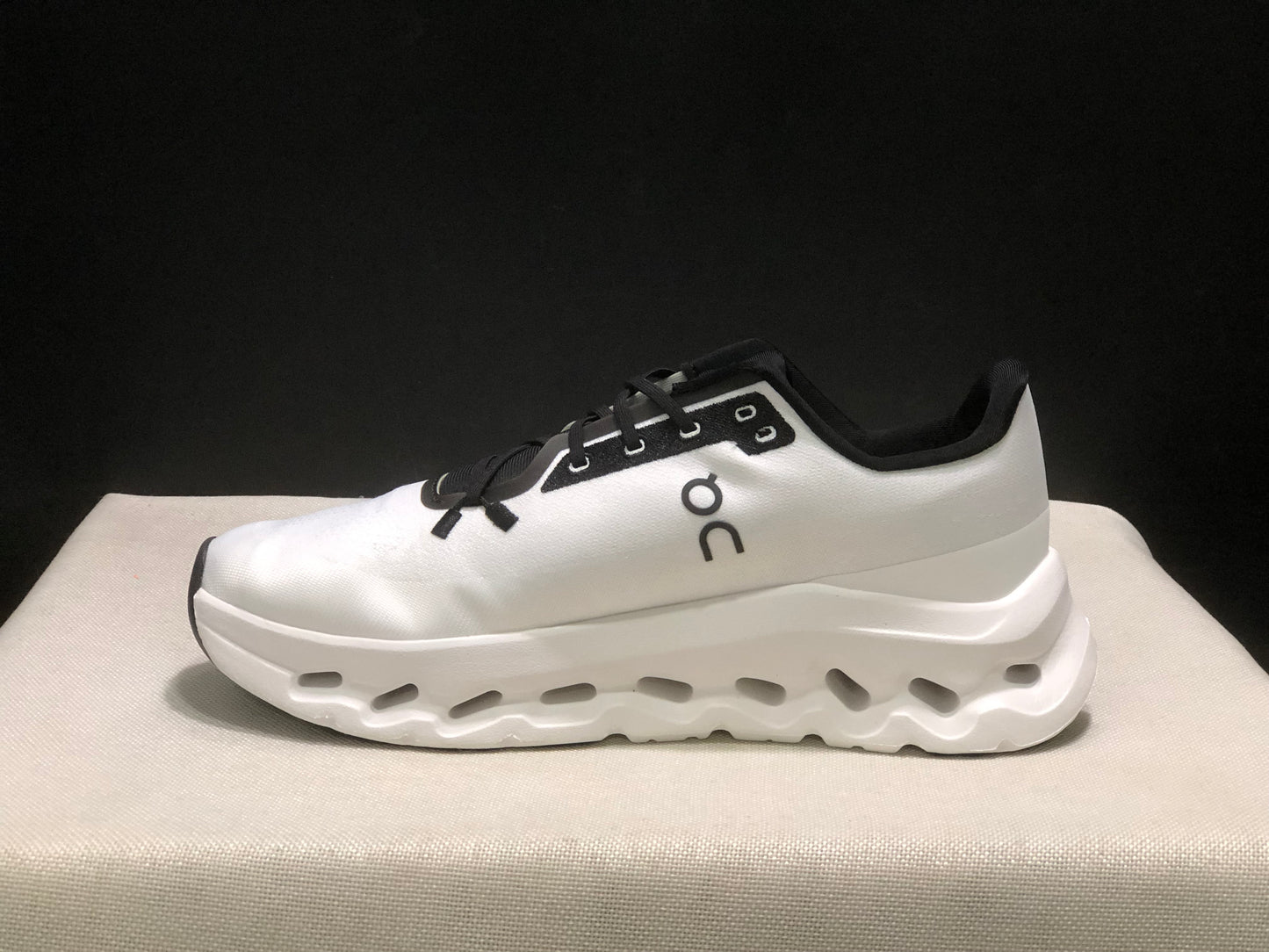 On Running Cloudtilt Durable Casual Life Shoes White/Black