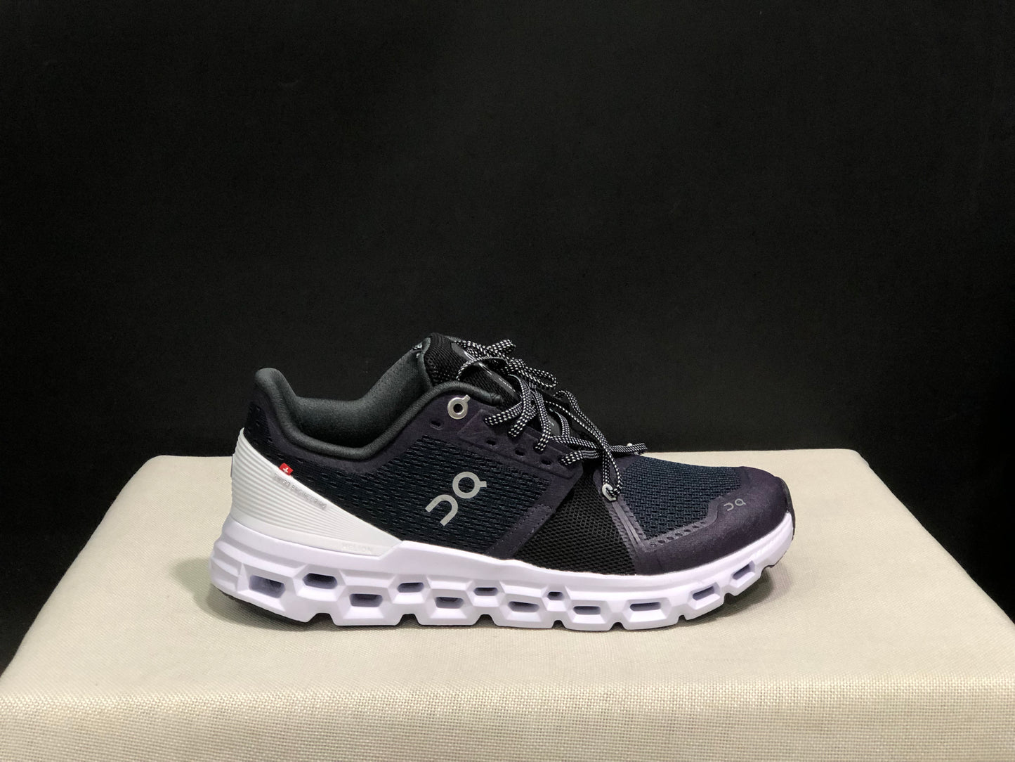 On Running Cloudstratus Shock-Absorbing And Breathable Running Shoes Black/Dark Purple