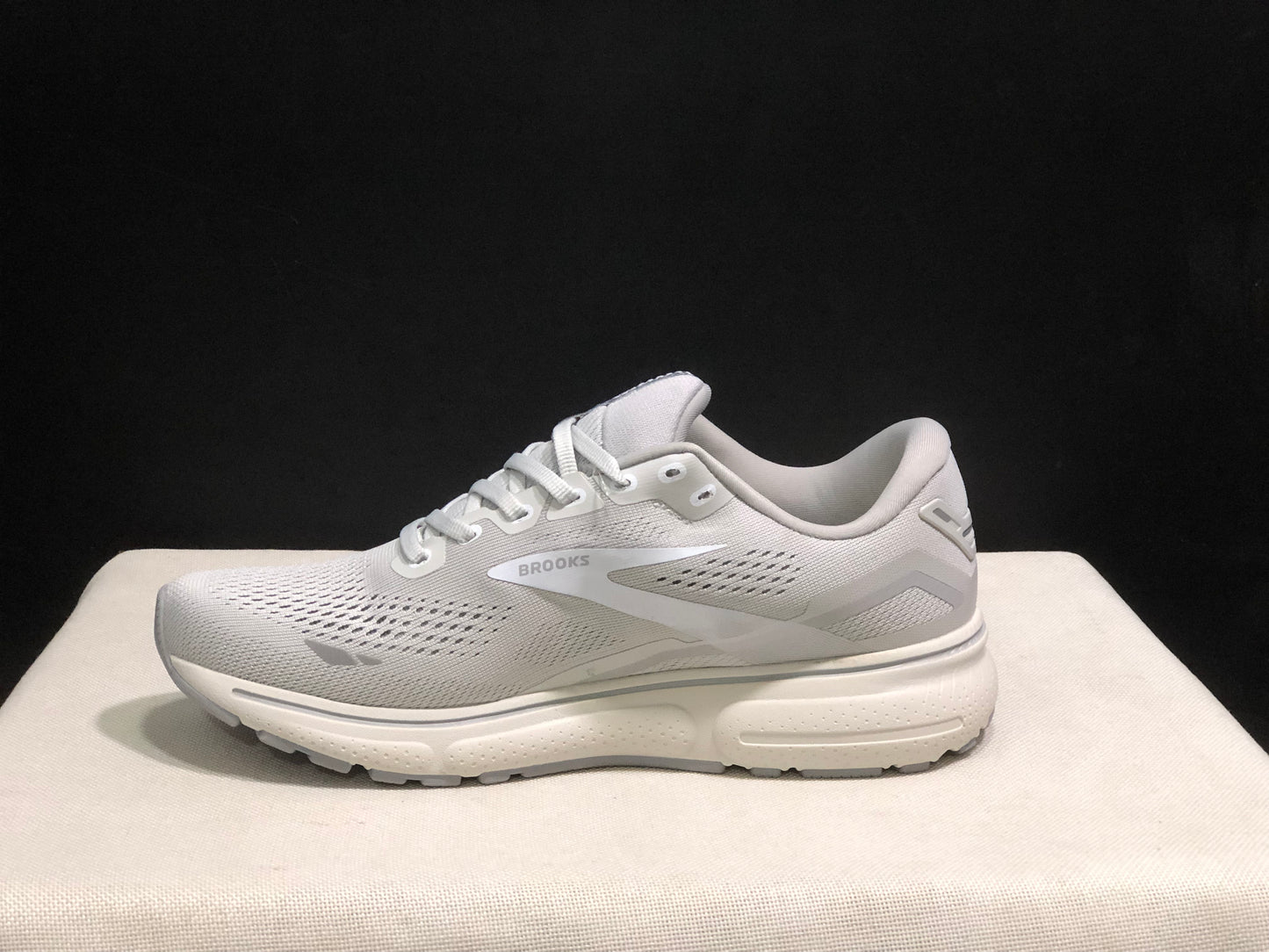 Brooks Ghost 15 Shock-absorbing Wear-resistant Low-top Running Shoes Light Gray