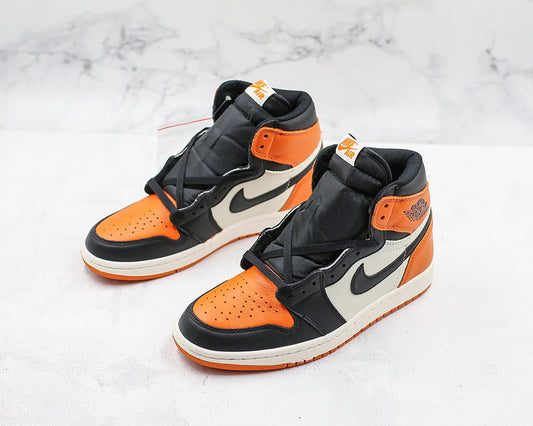 Nike Air Jordan 1 Retro High OG Taxi Yellow Toe Sneakers
