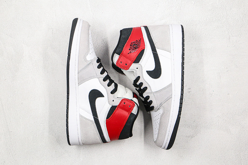 Nike Air Jordan 1 Retro High Light Smoke Grey Sneakers