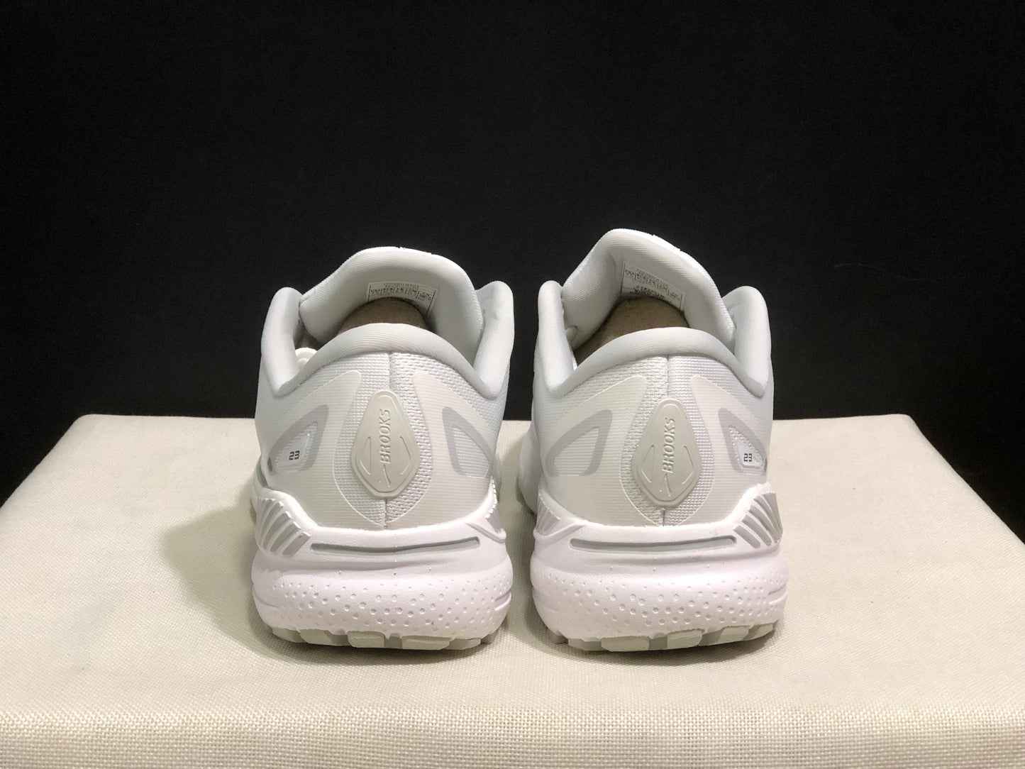 Brooks Adrenaline GTS 23 Shock-absorbing Wear-resistant Low-top Running Shoes White/Silver