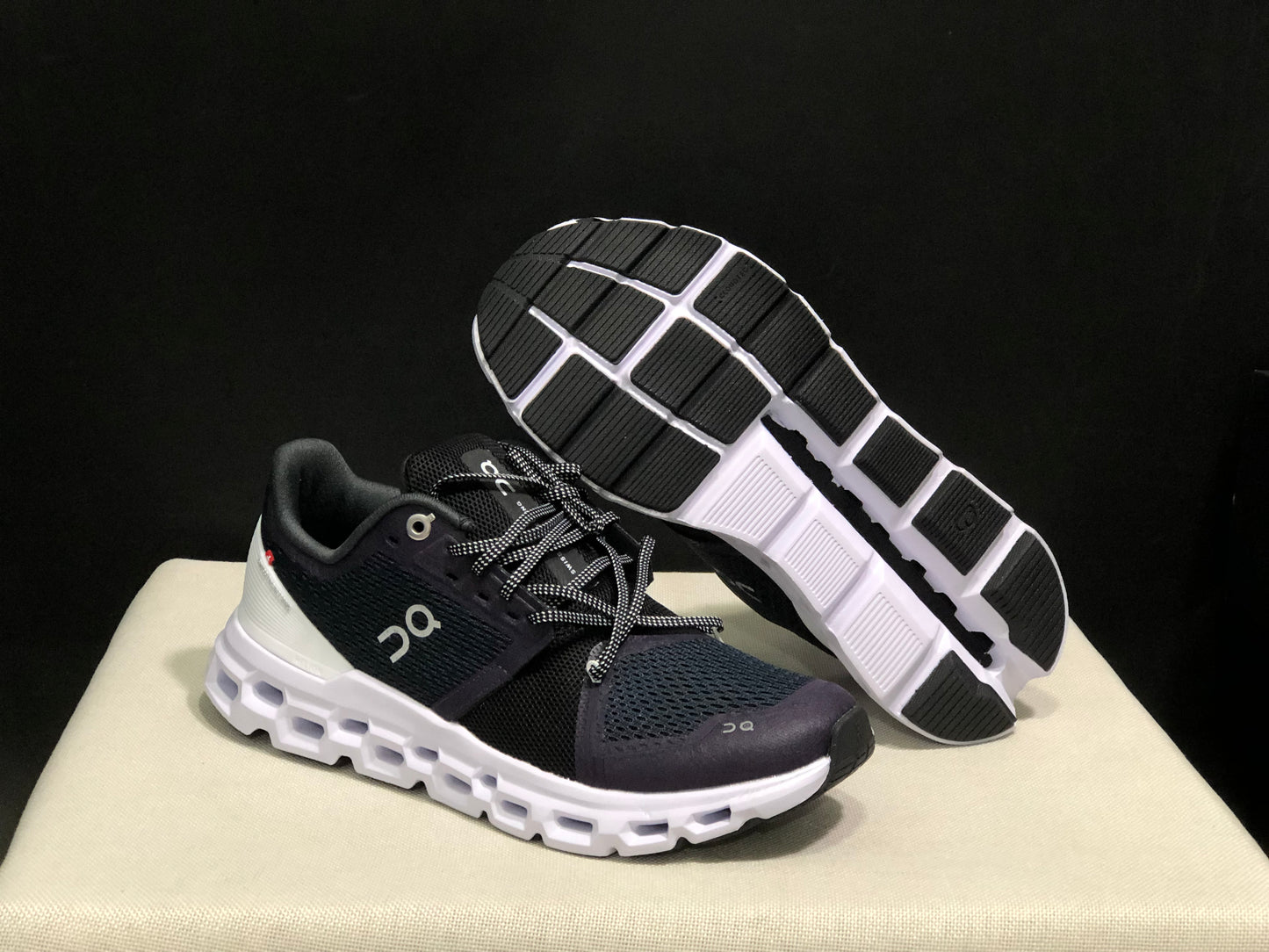 On Running Cloudstratus Shock-Absorbing And Breathable Running Shoes Black/Dark Purple