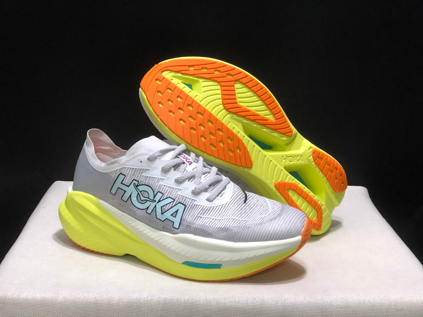 Hoka One One Mach X 2 Low-top Running Shoes Sneakers White/Gold