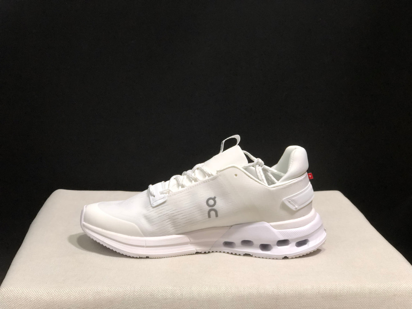 On Running Cloudnova Flux Comfortable Running Shoes All White