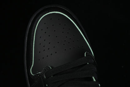 Nike Air Jordan 1 Low Black Cat Pure Black Sneakers