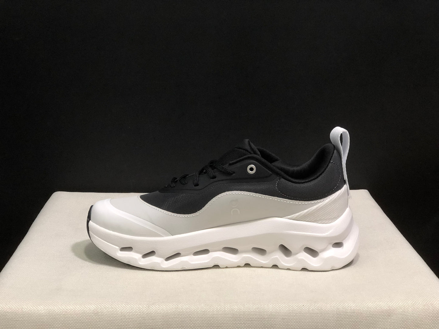 LOEWE x On Running Cloudtilt 2.0 Casual Sports Shoes White/Black