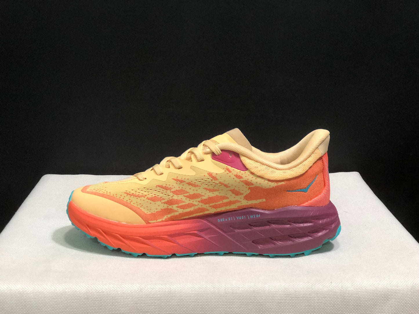 Hoka One One Speedgoat 5 Trail Running Shoes Sneakers Cream