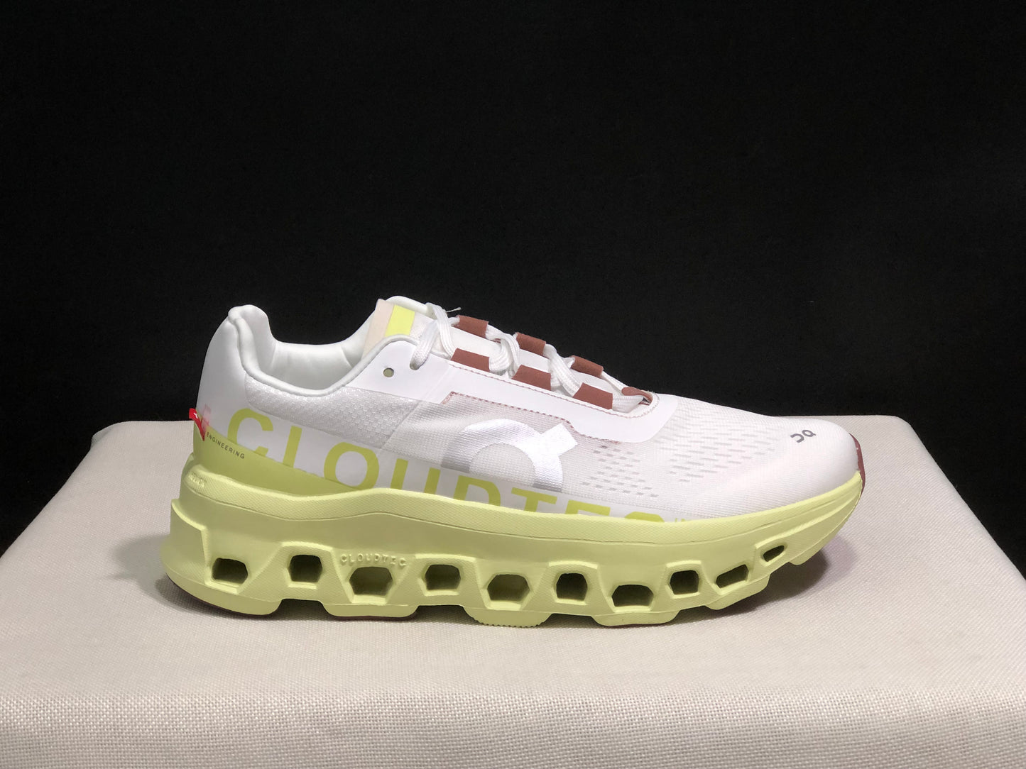 On Running Cloudmonster CNY Shock-Absorbing And Anti-Slip Sports Shoes Year Of The Dragon Special Edition Lemon/Grey